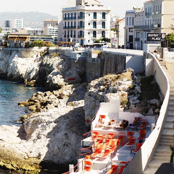 Family terraces and cafés for calm evenings in Lyon